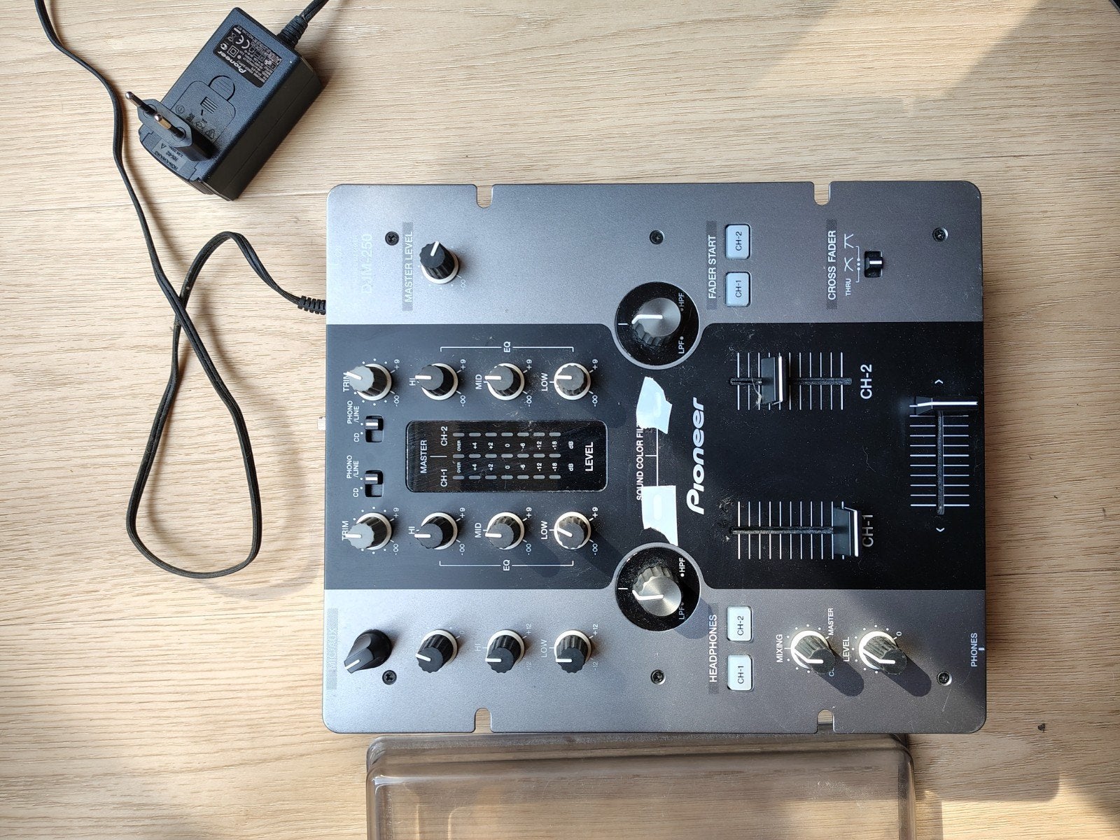 Pioneer DJM-250 2-kanaals DJ mixer met beschermkap, Ophalen, Minder dan 5 kanalen
