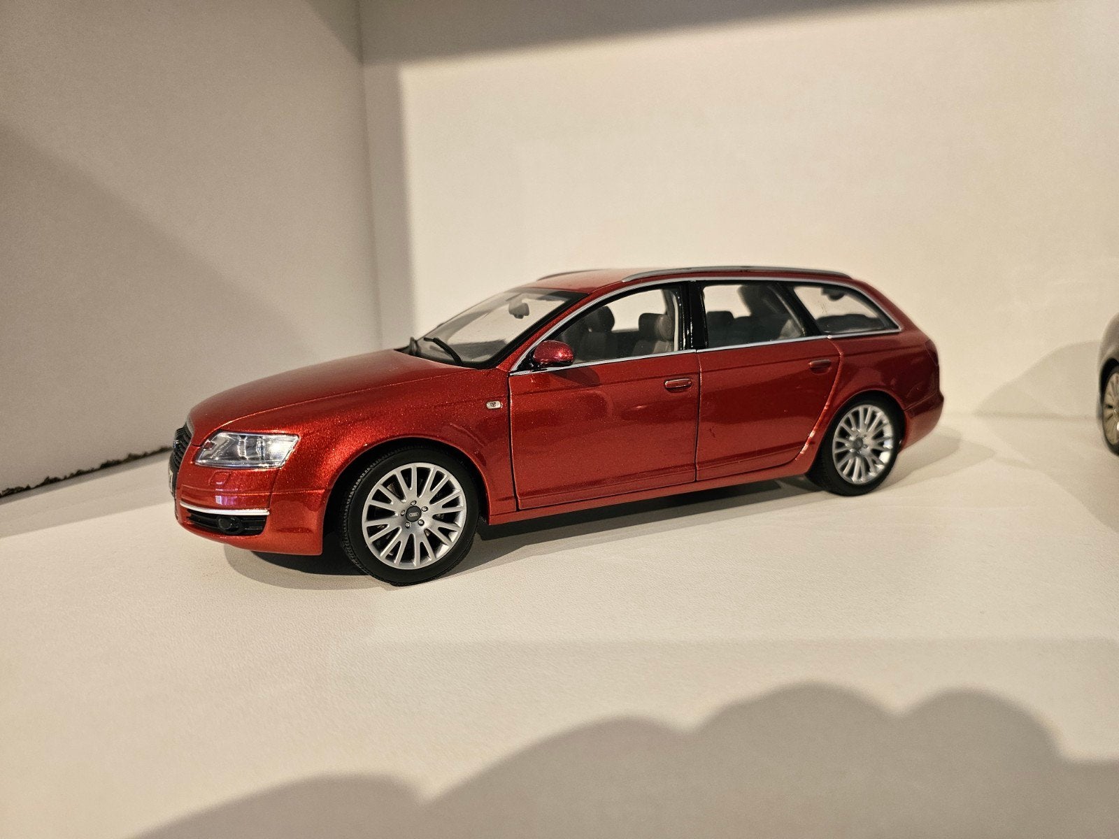 Norev Audi A6 Avant 3.2 V6 Rood 1:18, Ophalen of Verzenden, Zo goed als nieuw, Auto, Norev