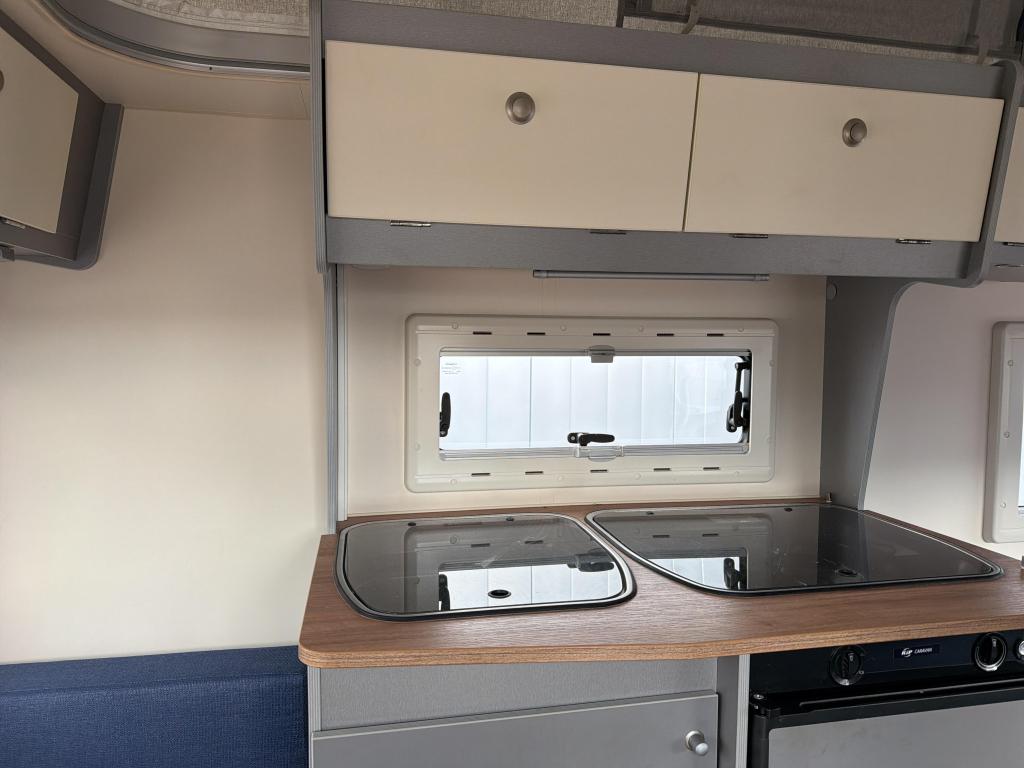 Kip Kompakt Travel 37 KK Voortent, mover 2x luik, Overige typen, Kip, Schokbreker, Tot 4 meter