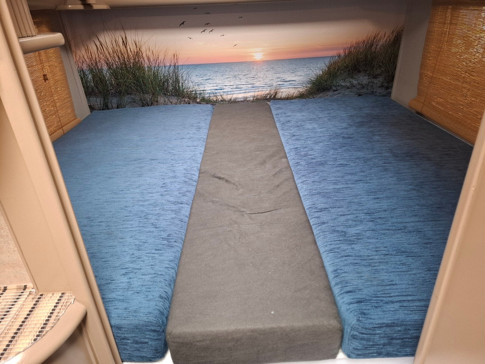 2x Matrassen LMC 530 en tussenstuk en evt rondzit kussens, Caravans en Kamperen, Caravan accessoires, Ophalen, Gebruikt