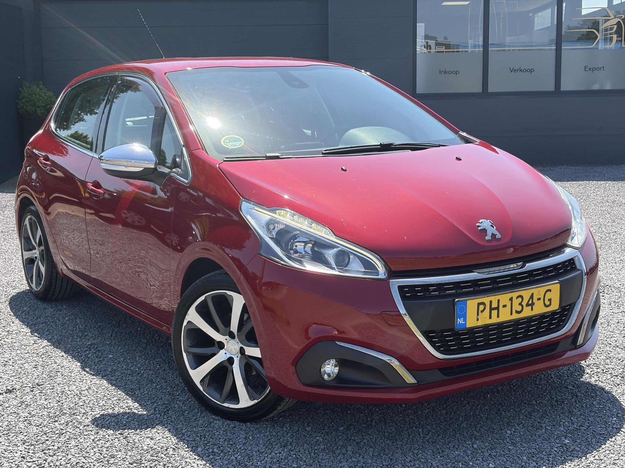 Peugeot 208 1.2 PureTech Allure 1e Eigenaar,D-riem vv in 202, Voorwielaandrijving, Euro 6, Leder en Stof, 23 km/l