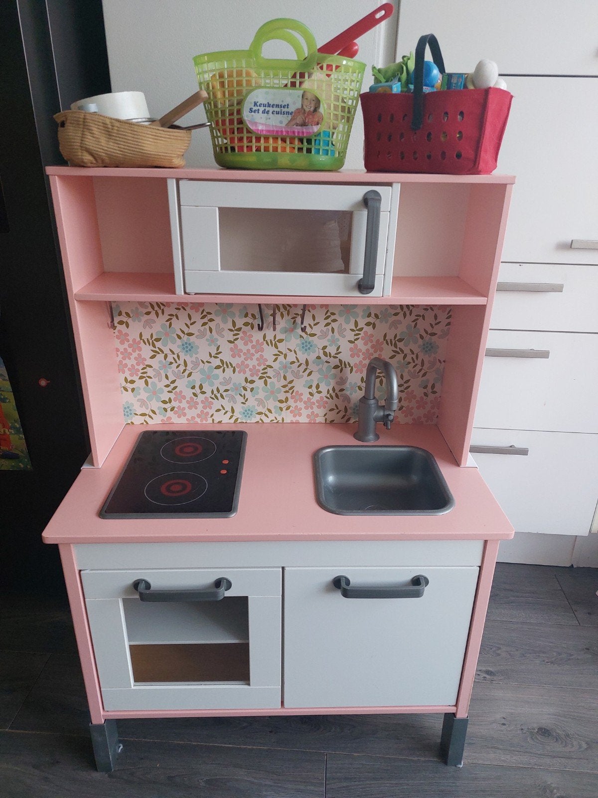 Ikea Duktig speelkeuken gepimpt - Roze/Wit, Kinderen en Baby's, Ophalen, Gebruikt, Hout, Speelkeuken