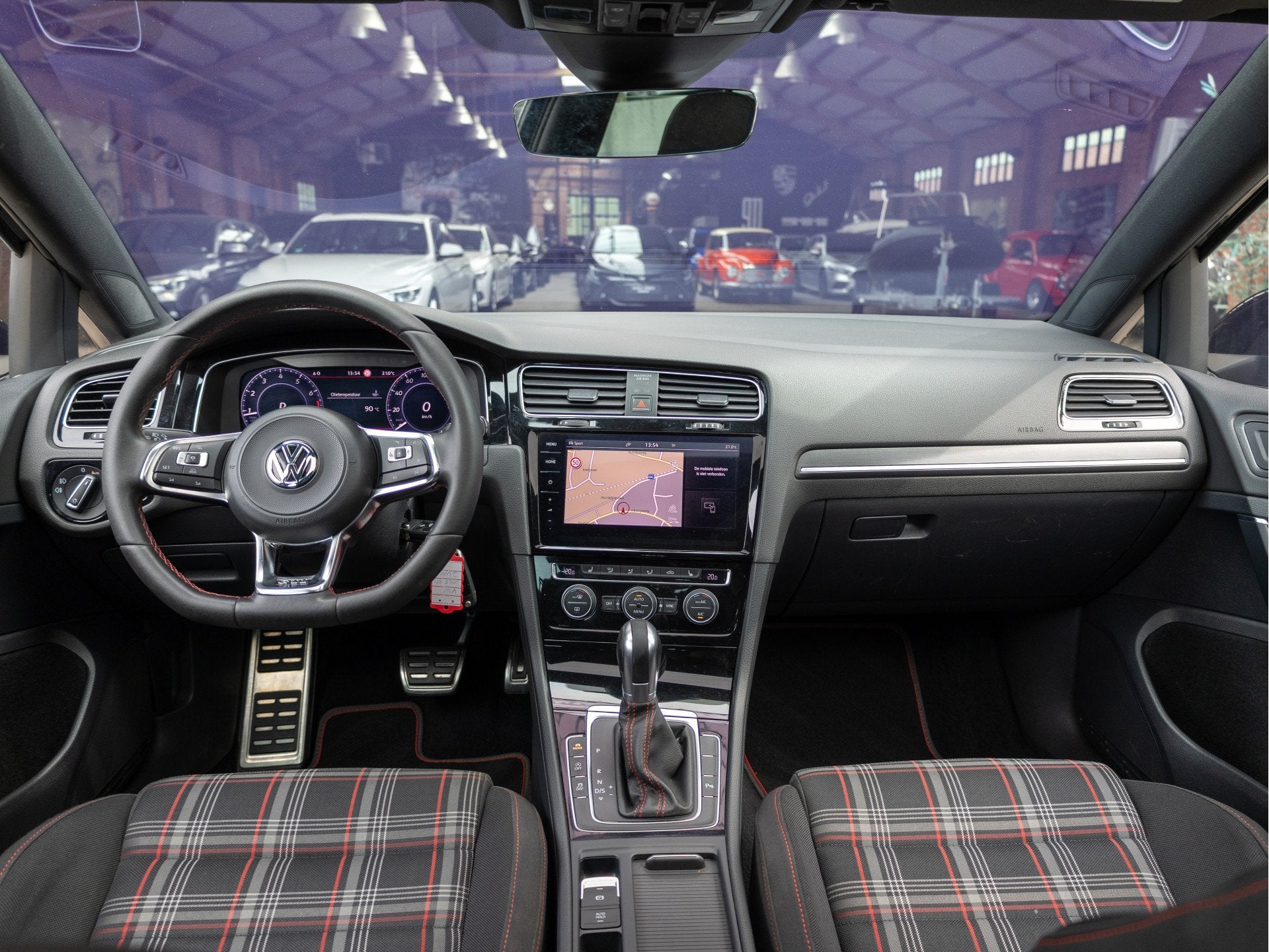 Volkswagen Golf 2.0 TSI GTI Performance *Pano | ACC | Camera, Auto's, Stof, Gebruikt, 4 cilinders, Zwart