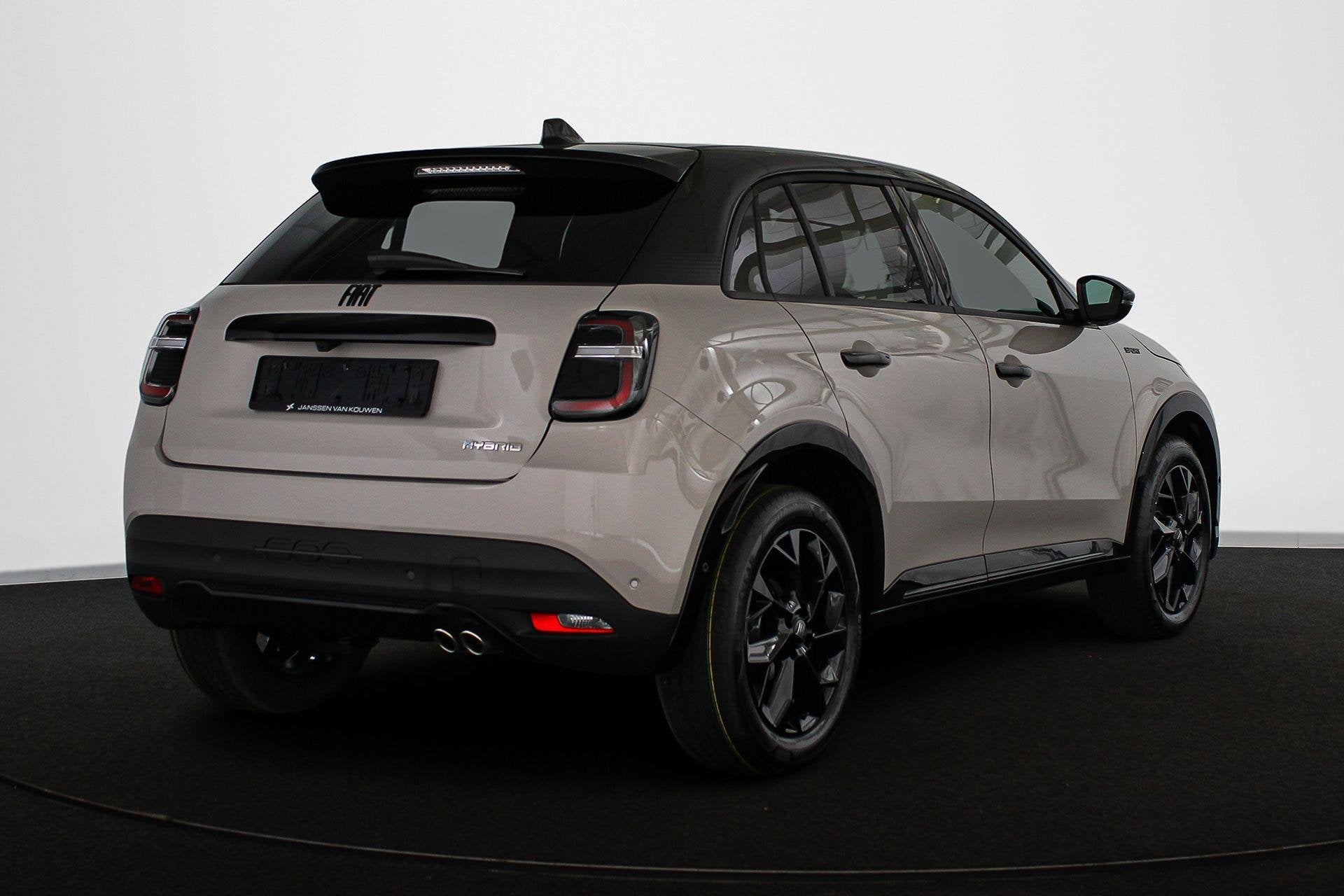 Fiat 600 1.2 Hybrid Sport / Navi / Clima / Camera / 2+6 Jaar, Auto's, 145 pk, Gebruikt, Euro 6, 1199 cc