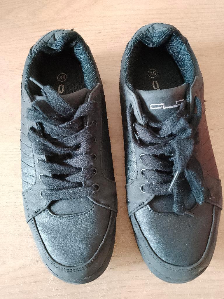 Schoenen VTY maat 38 Dames Zwart 1 keer gedragen, Kleding | Dames, Schoenen, Ophalen, Zwart, VTY, Sneakers of Gympen