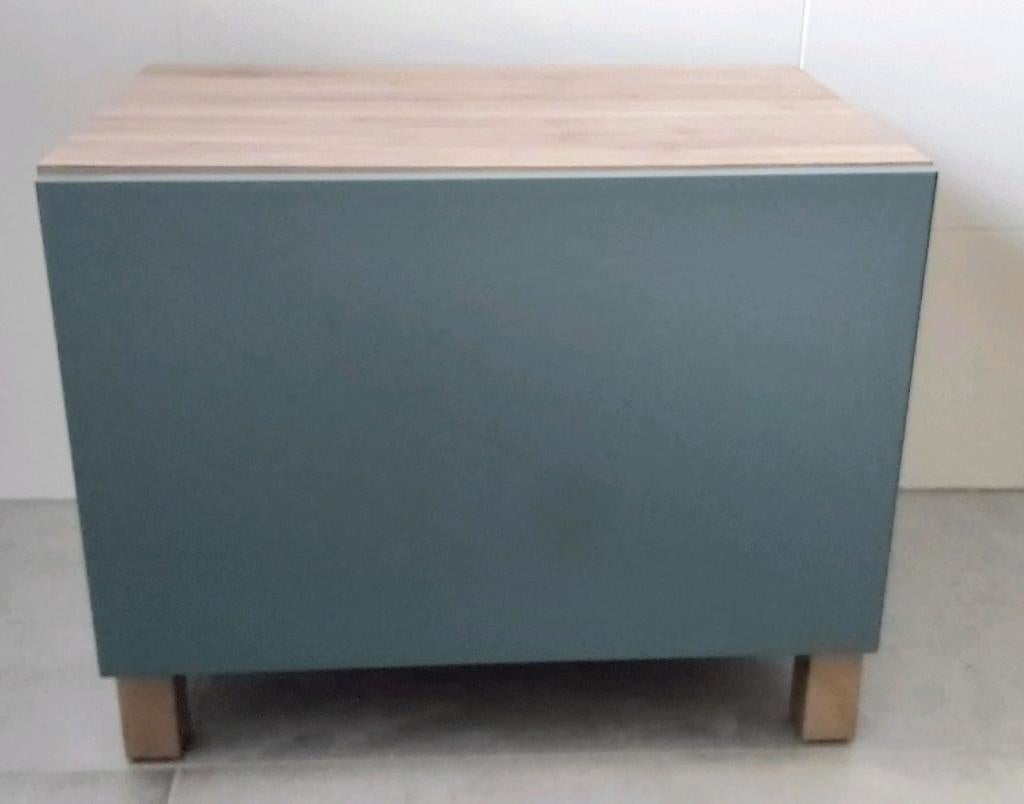 Besta IKEA kastje, vergrijsd groen en eiken fineer., Ophalen