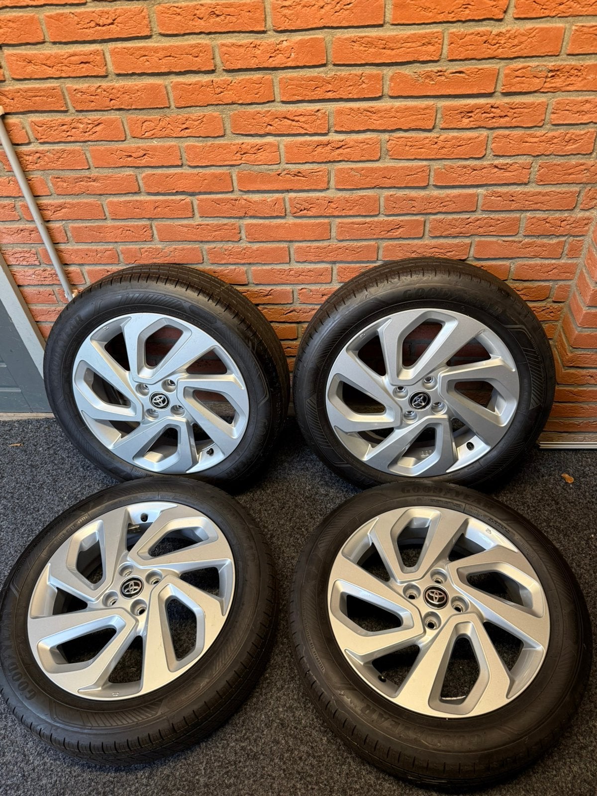 17inch Orginale Toyota aygo X velgen, Ophalen, Banden en Velgen, Nieuw, 17 inch