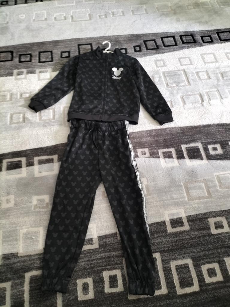 Maat 122 Disney Mickey Mouse Trainingspak - Zwart, Ophalen, Nieuw, Overige maten
