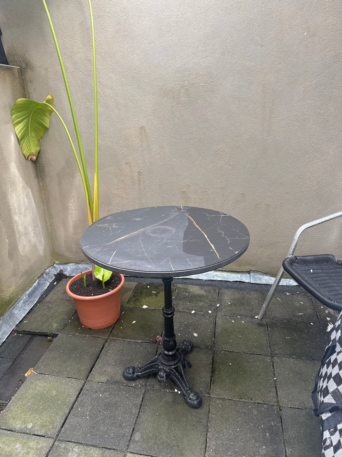 Ronde bistrotafel met marmerlook blad, Tuin en Terras, Tuintafels, Ophalen, Gebruikt, Rond, Overige materialen