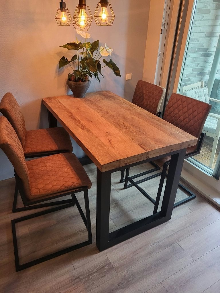 Industriële hoge eettafel met 4 stoelen - Mangohout, Huis en Inrichting, Ophalen, Gebruikt, 100 tot 150 cm, 50 tot 100 cm