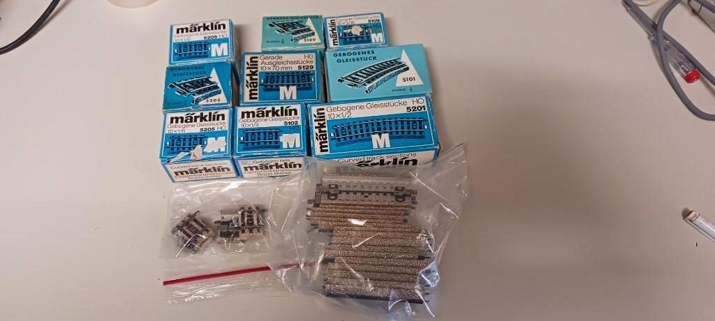 Marklin M-rails: 84 Passtukken (tekst lezen), Wisselstroom, Rails, Ophalen of Verzenden, Zo goed als nieuw