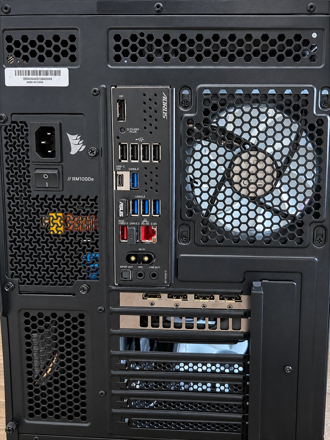 Foto 5 van Gaming-pc Ryzen 7 9800X3D | RTX 5070 | als nieuw
