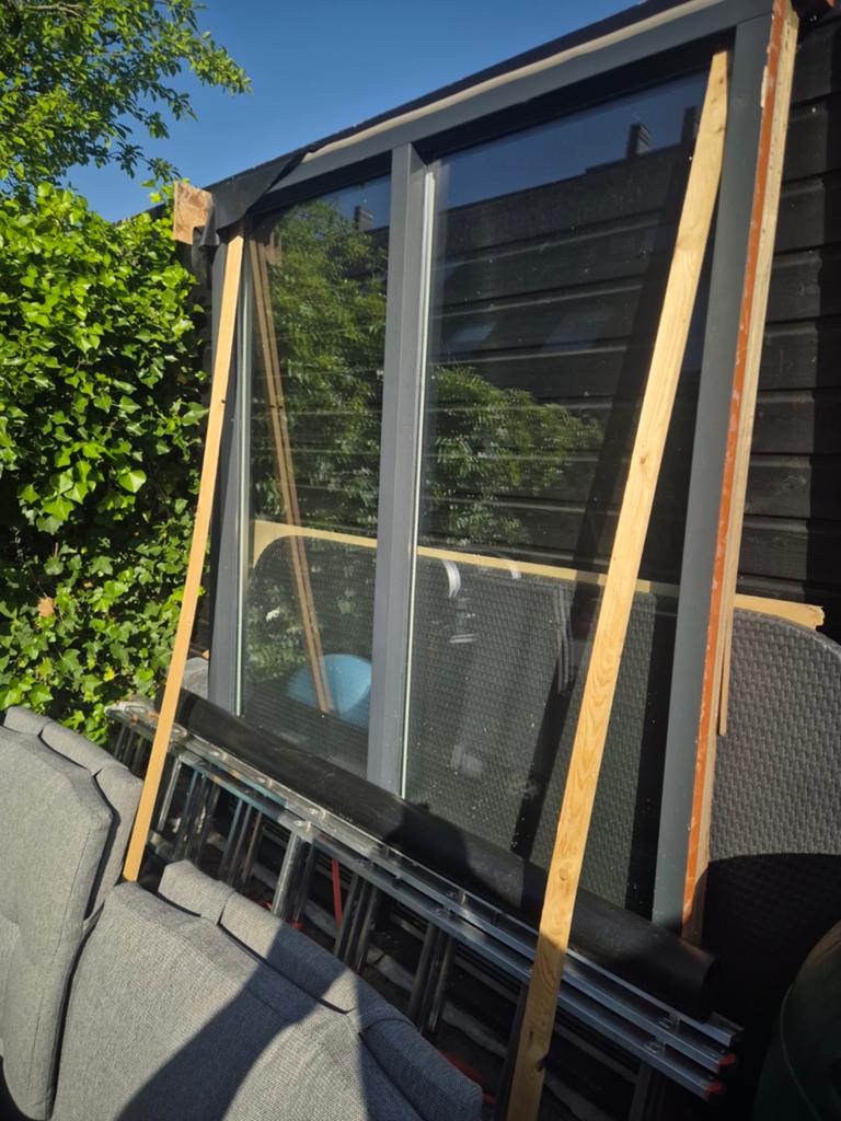 Raamkozijn met isolatieglas hr++ zgan moet deze week weg, Ophalen of Verzenden, Zo goed als nieuw, Hout, Raamkozijn