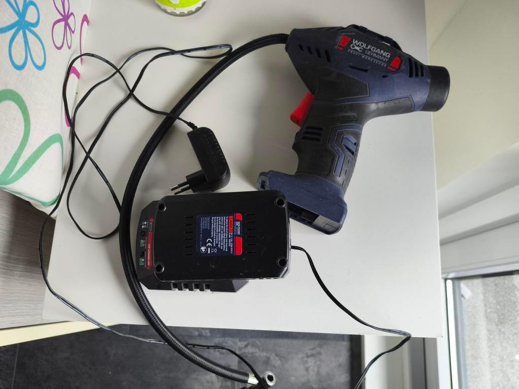 Wolfgang Germany Draadloze Compressor - Zo goed als nieuw, Doe-het-zelf en Verbouw, Compressors, Zo goed als nieuw, 6 tot 10 bar
