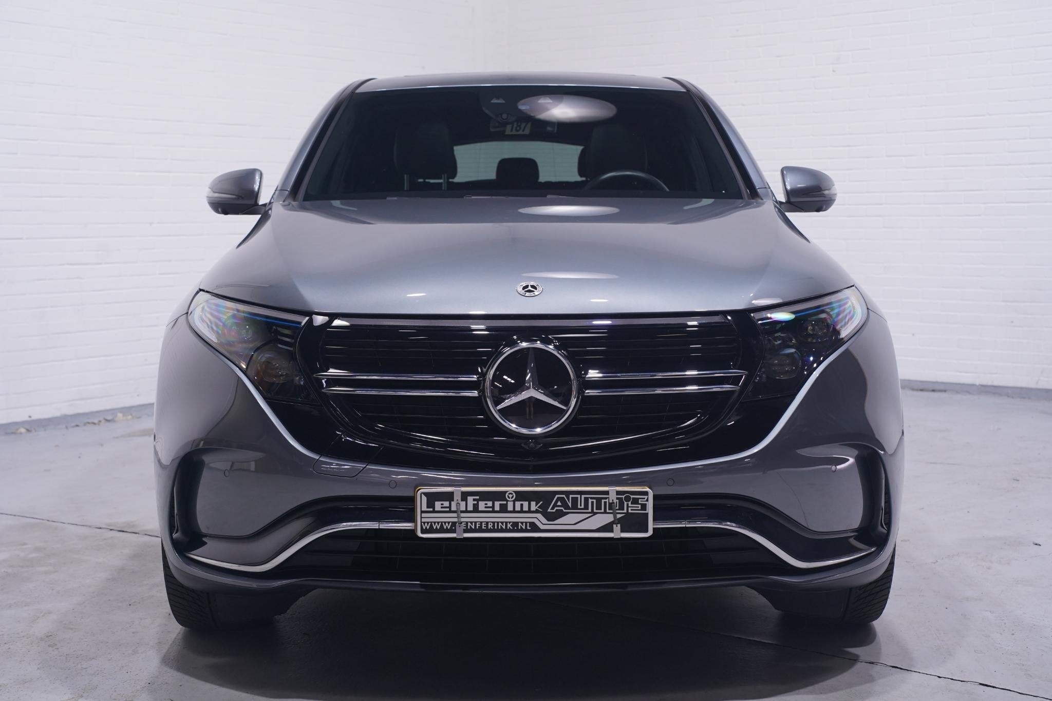 Mercedes-Benz EQC 400 4MATIC AMG Line 80 kWh 1e eigen. NAP S, Zwart, 80 kWh, Leder en Stof, Origineel Nederlands