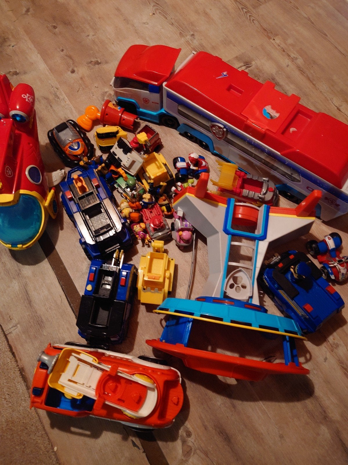 Grote Paw Patrol speelgoedcollectie met voertuigen en toren, Ophalen of Verzenden, Gebruikt, Jongen of Meisje