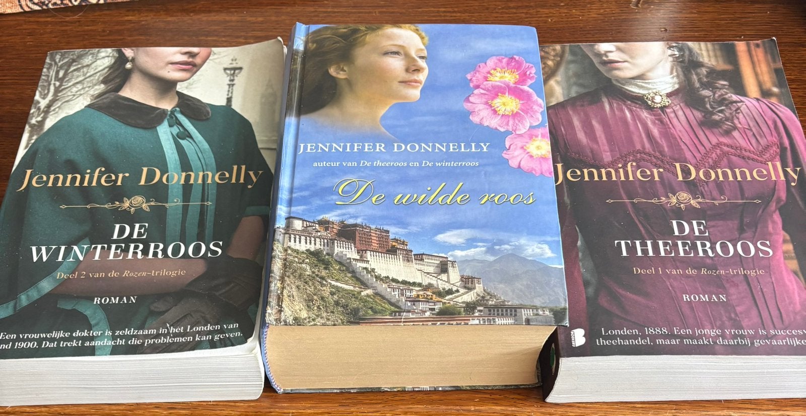 3 prachtige boeken, serie compleet, Ophalen of Verzenden, Gelezen