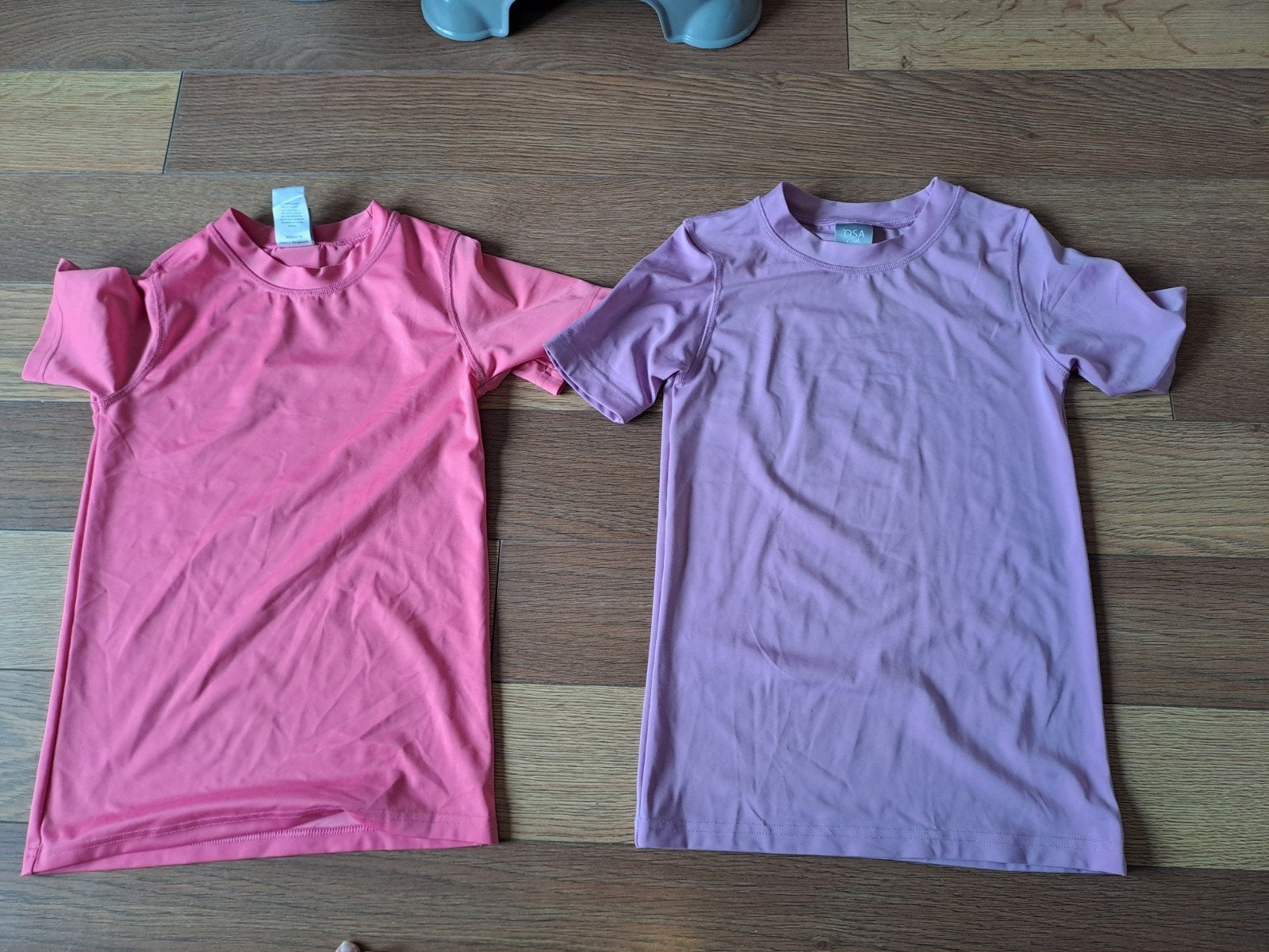 2 UV shirts maat 140, Ophalen of Verzenden, Gebruikt, Jongen of Meisje, Sport- of Zwemkleding