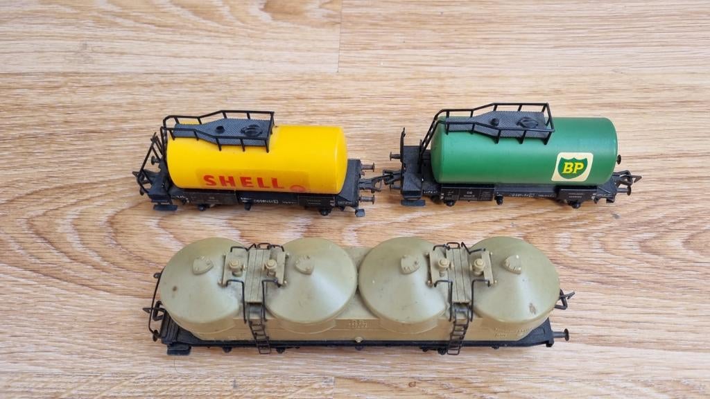 Fleischmann H0 1475 SH, 1475 BP en 1493 Tankwagons, Gebruikt, Analoog, Wagon, Ophalen of Verzenden