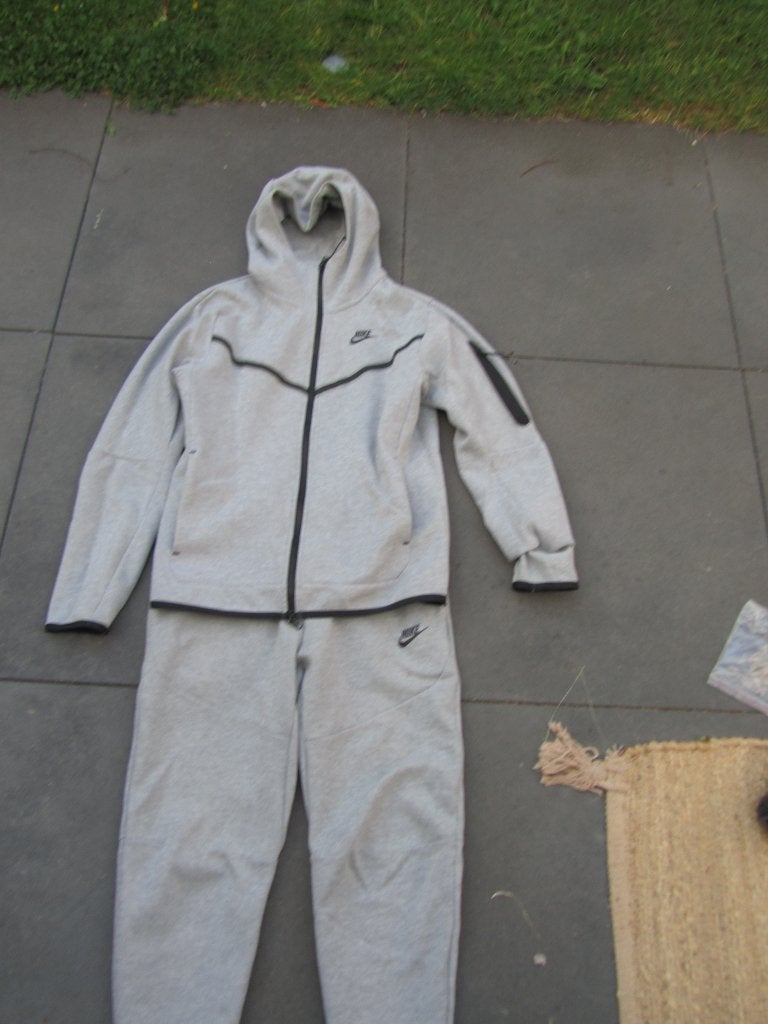 Nike tech trainingspak grijs maat S, Nike, Ophalen of Verzenden, Grijs, Gedragen