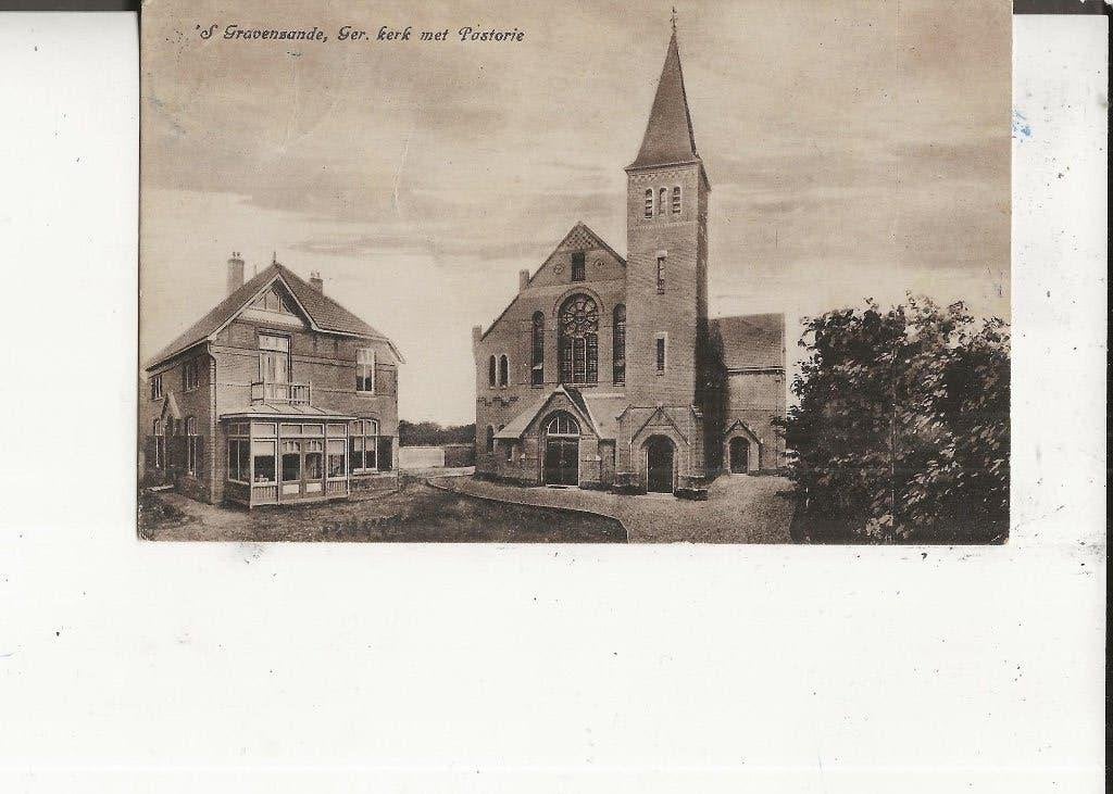 s Gravenzande Gereformeerde Kerk met Pastorie 2-8-1930, Verzamelen, Ansichtkaarten | Nederland, Ophalen of Verzenden, 1920 tot 1940