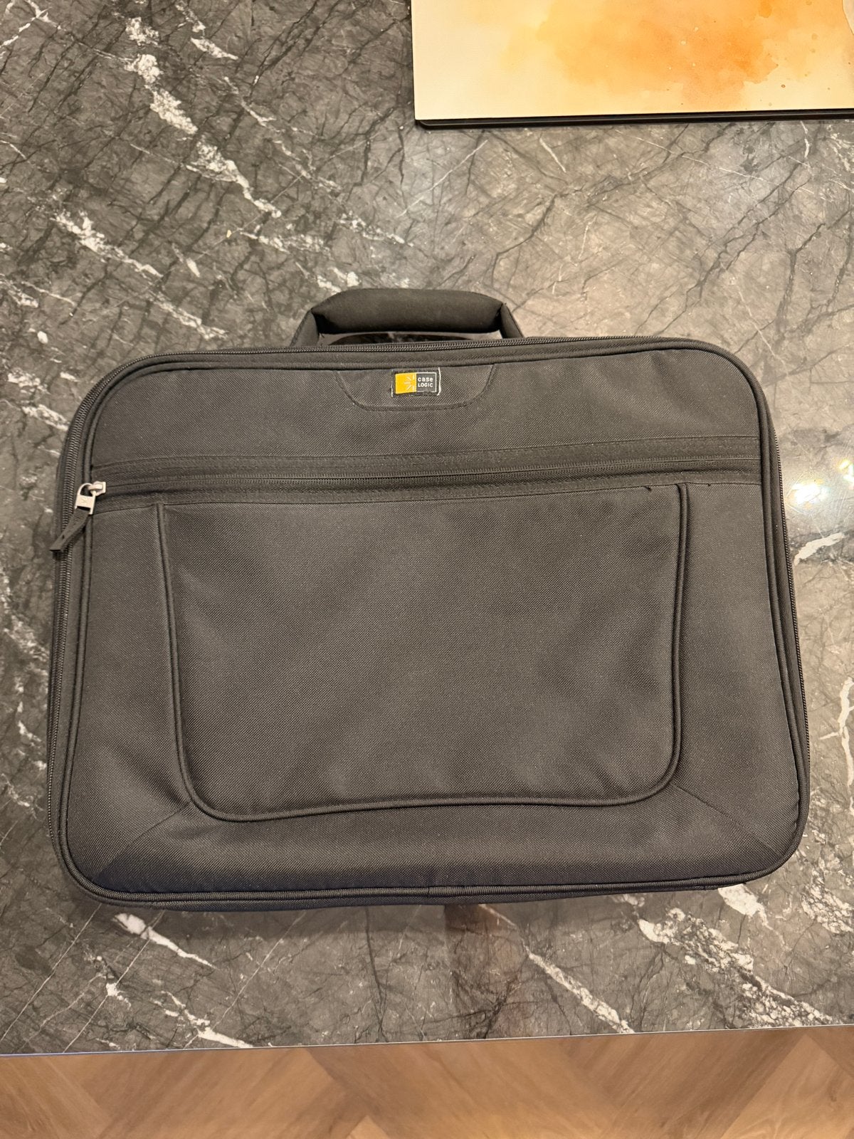 Case Logic laptoptas voor 17.3 inch laptops - Zwart, Gebruikt, Gevoerd laptopvak, 17 inch of meer, Aktetas
