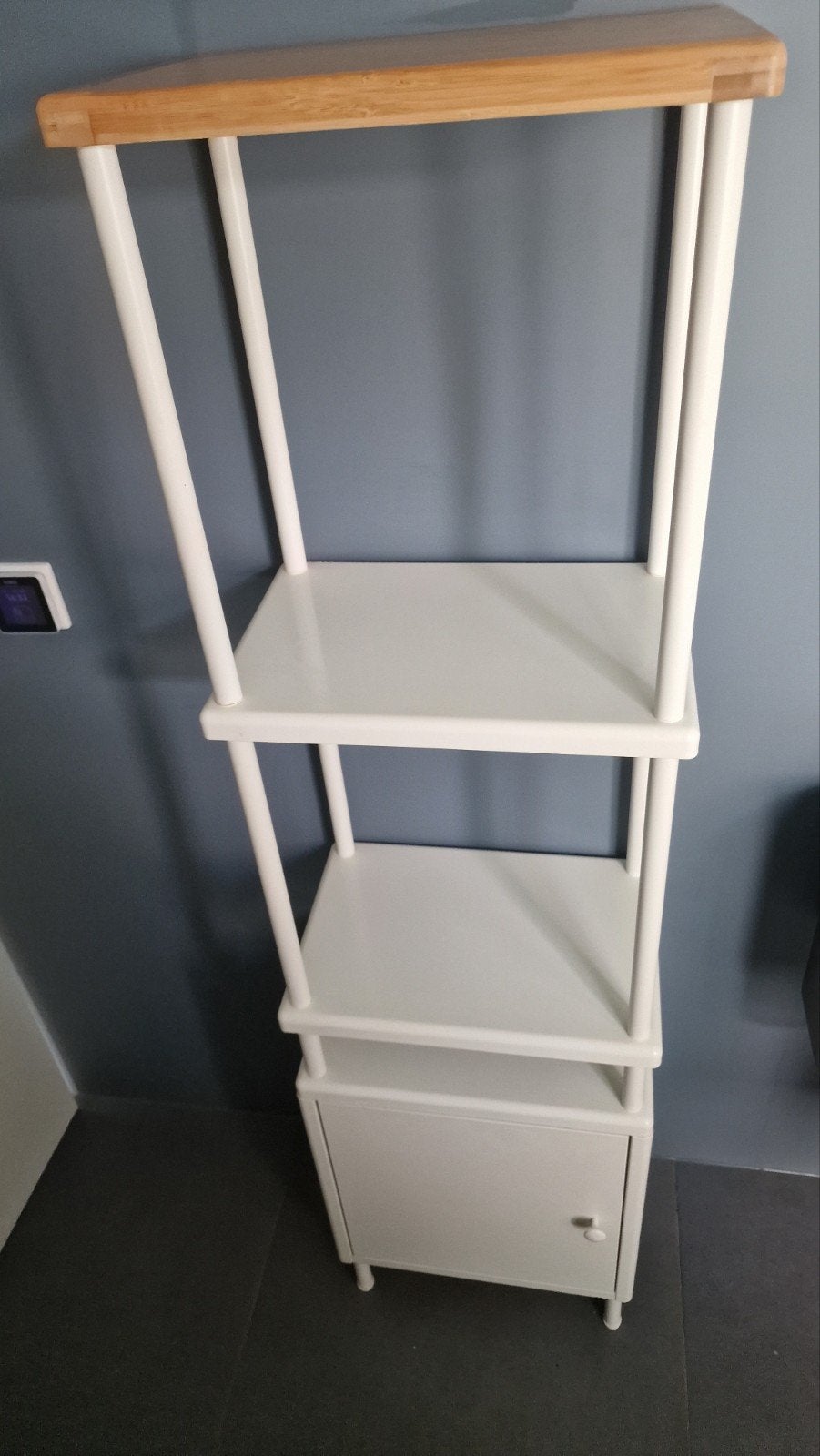 Unieke IKEA kast met planken en deurtje, Ophalen
