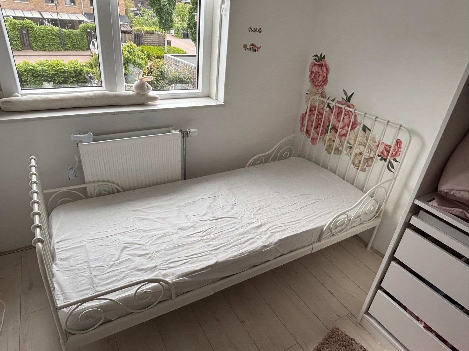 IKEA meegroeibed wit – verstelbaar metalen kinderbed, Ophalen, Gebruikt, Eenpersoons, Wit
