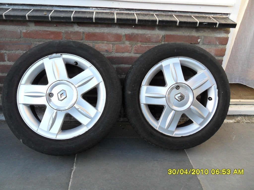 2 velgen Renault Clio 15 inch, Auto-onderdelen, Ophalen, Gebruikt, 15 inch, Velg(en)