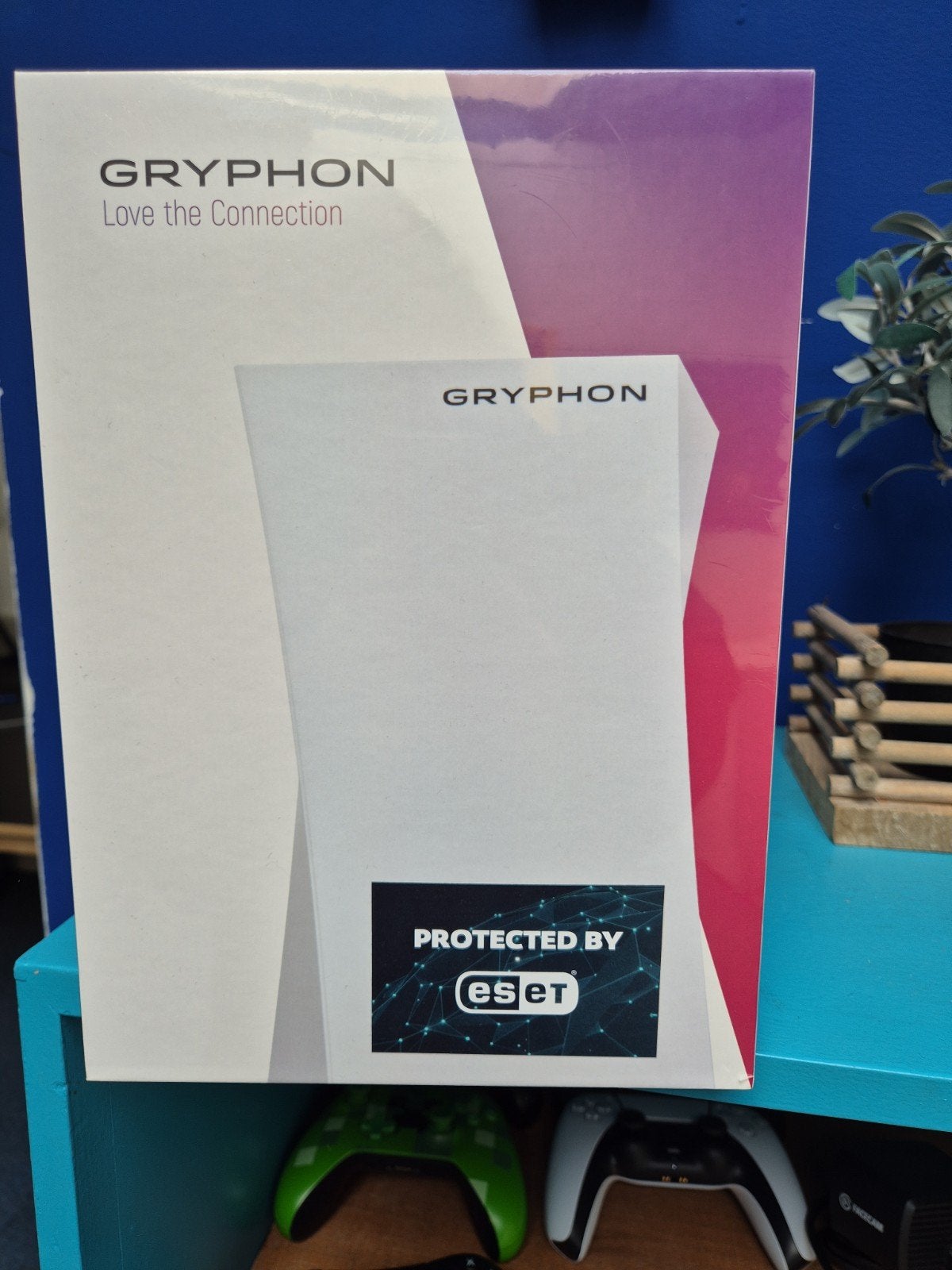 Gryphon Tri-Band WiFi Router met ESET Beveiliging, Ophalen of Verzenden, Nieuw, Router, Gryphon