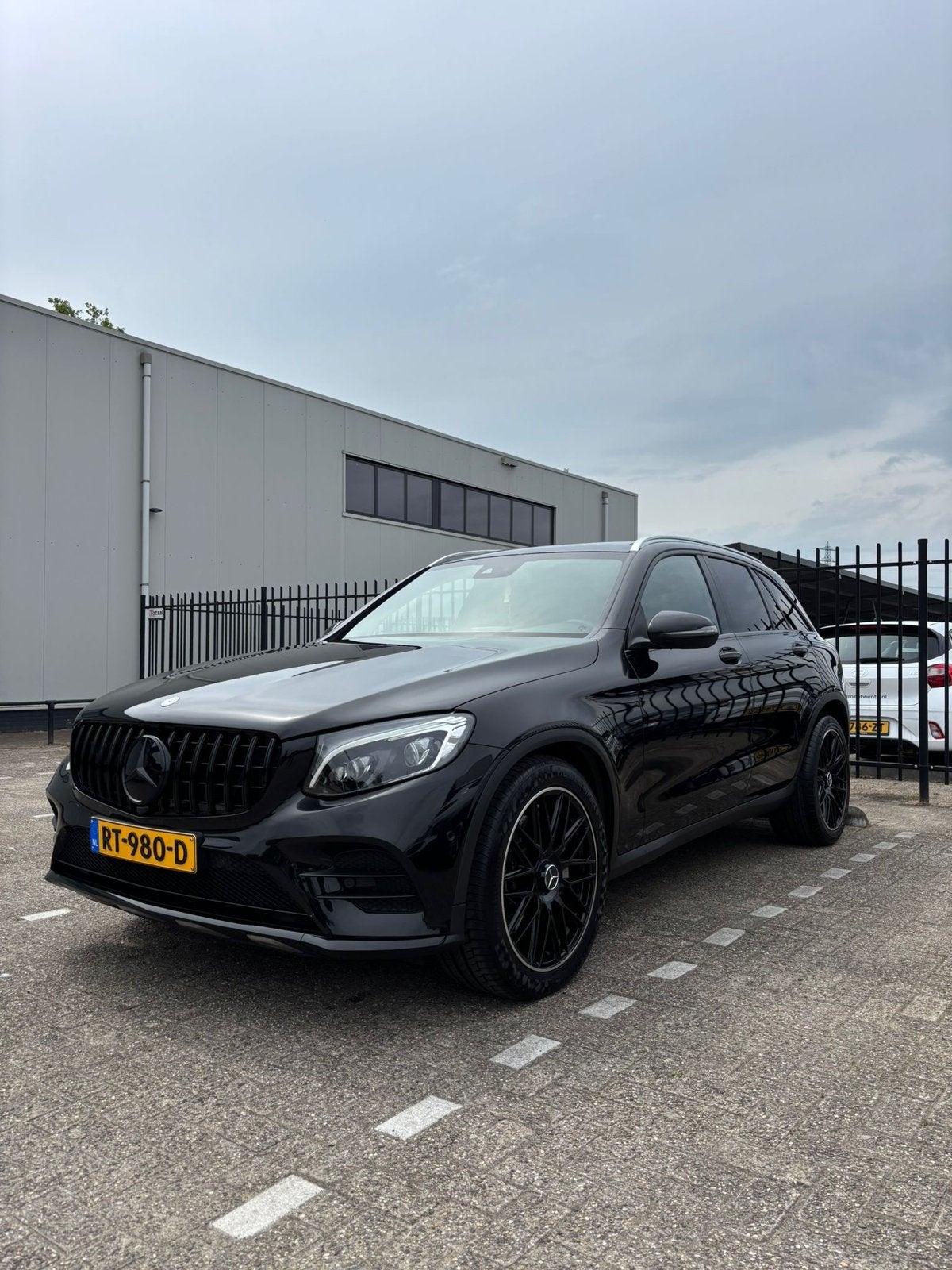 Mercedes-Benz GLC 250 211pk 4MATIC 9G-TRONIC 2015 Zwart Pano, Auto's, Automaat, 4 cilinders, Zwart, GLC