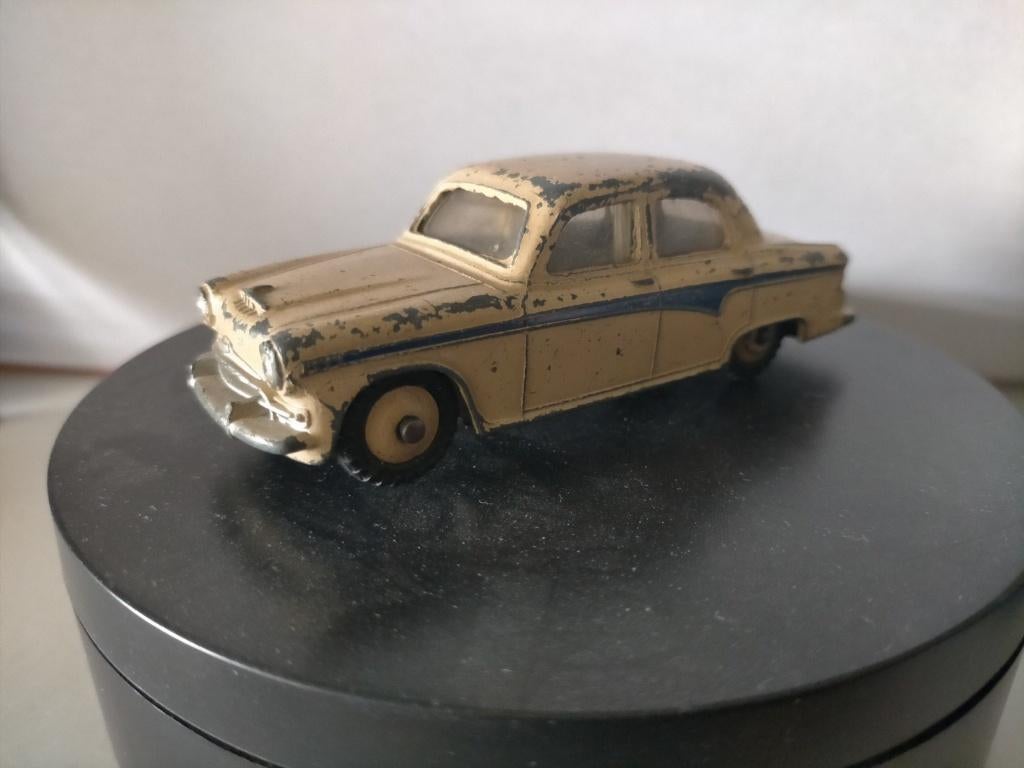 Dinky toys Austin a105, Ophalen of Verzenden, Gebruikt, Auto, Overige merken