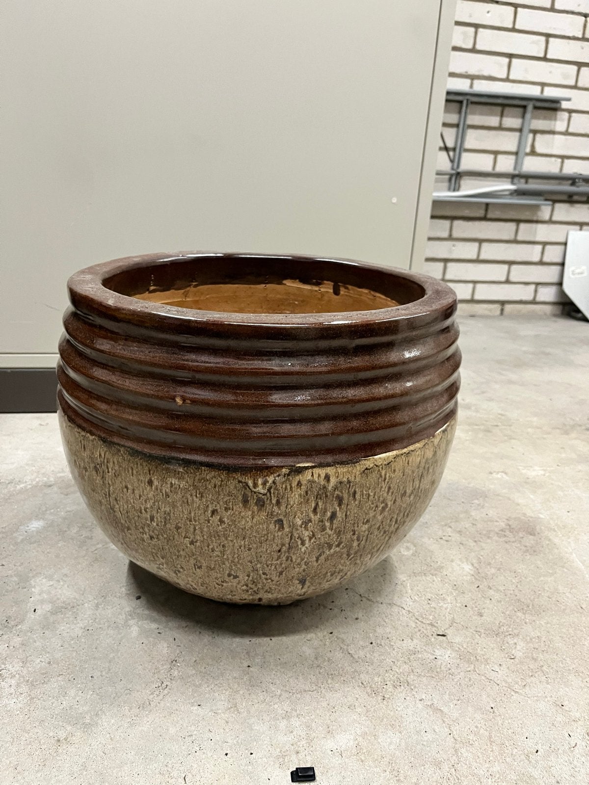 Mooie bruine bloempot met geglazuurde afwerking, Tuin en Terras, Ophalen, Gebruikt, 40 cm of meer, Rond