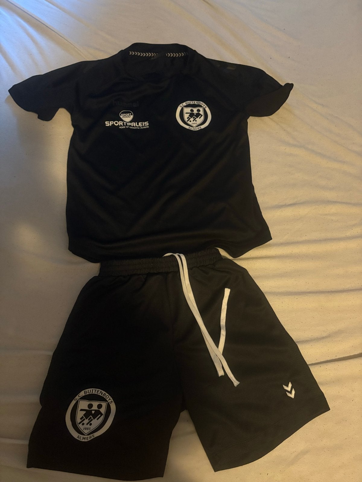Buitenboys voetbalset: tenue, windjack en voetbaltas, Sport en Fitness, Voetbal, Maat S, Ophalen, Zo goed als nieuw, Set