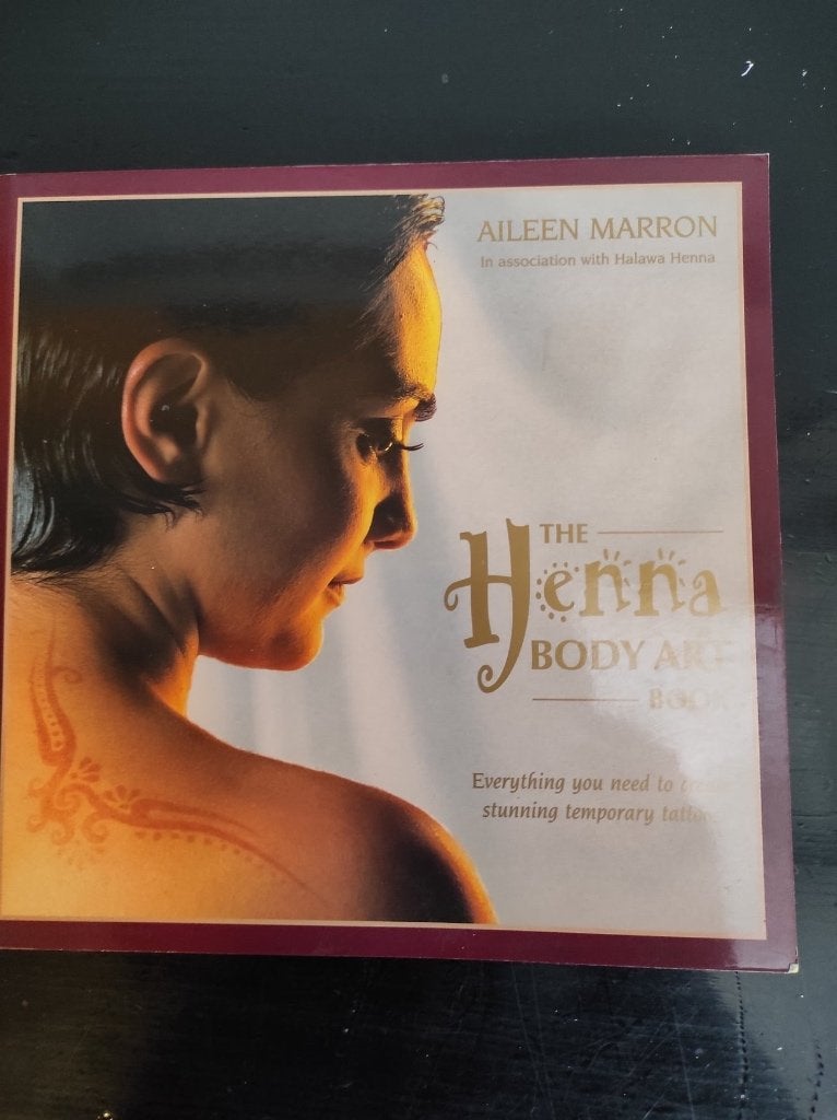 Boek The Henna Body Art (henna tattoos) - Aileen Marron, Ophalen of Verzenden, Zo goed als nieuw, Overige onderwerpen