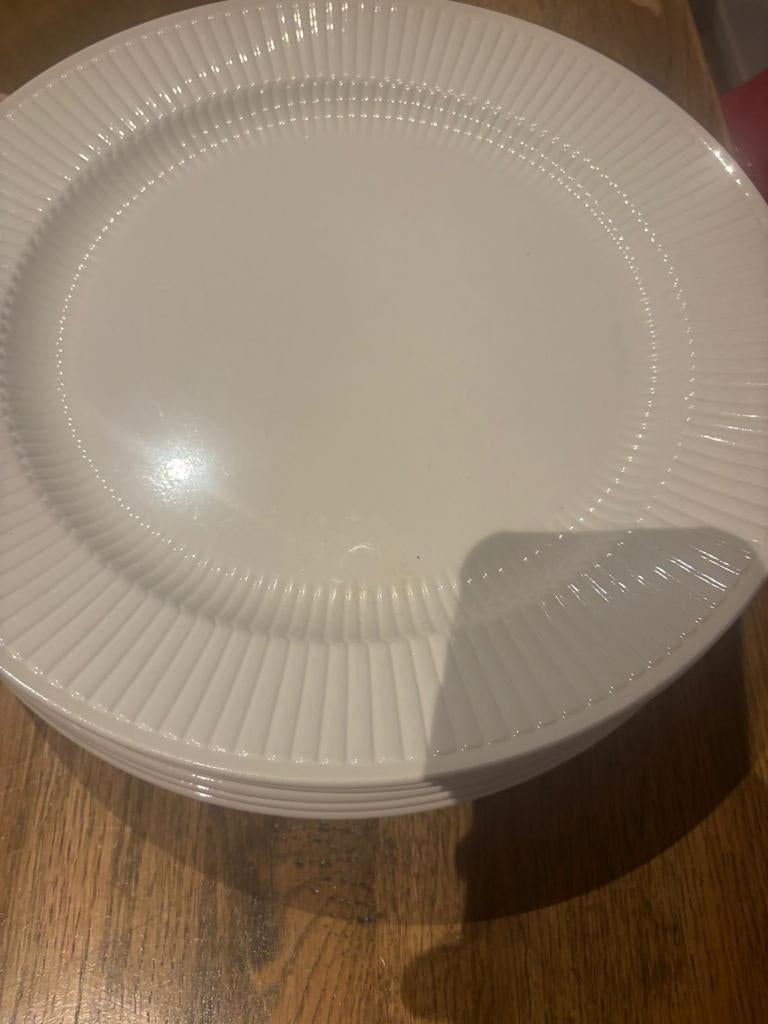 Royal Boch wit servies - 6 dinerborden, Huis en Inrichting, Keuken | Servies, Zo goed als nieuw, Bord(en), Effen, Porselein, Ophalen