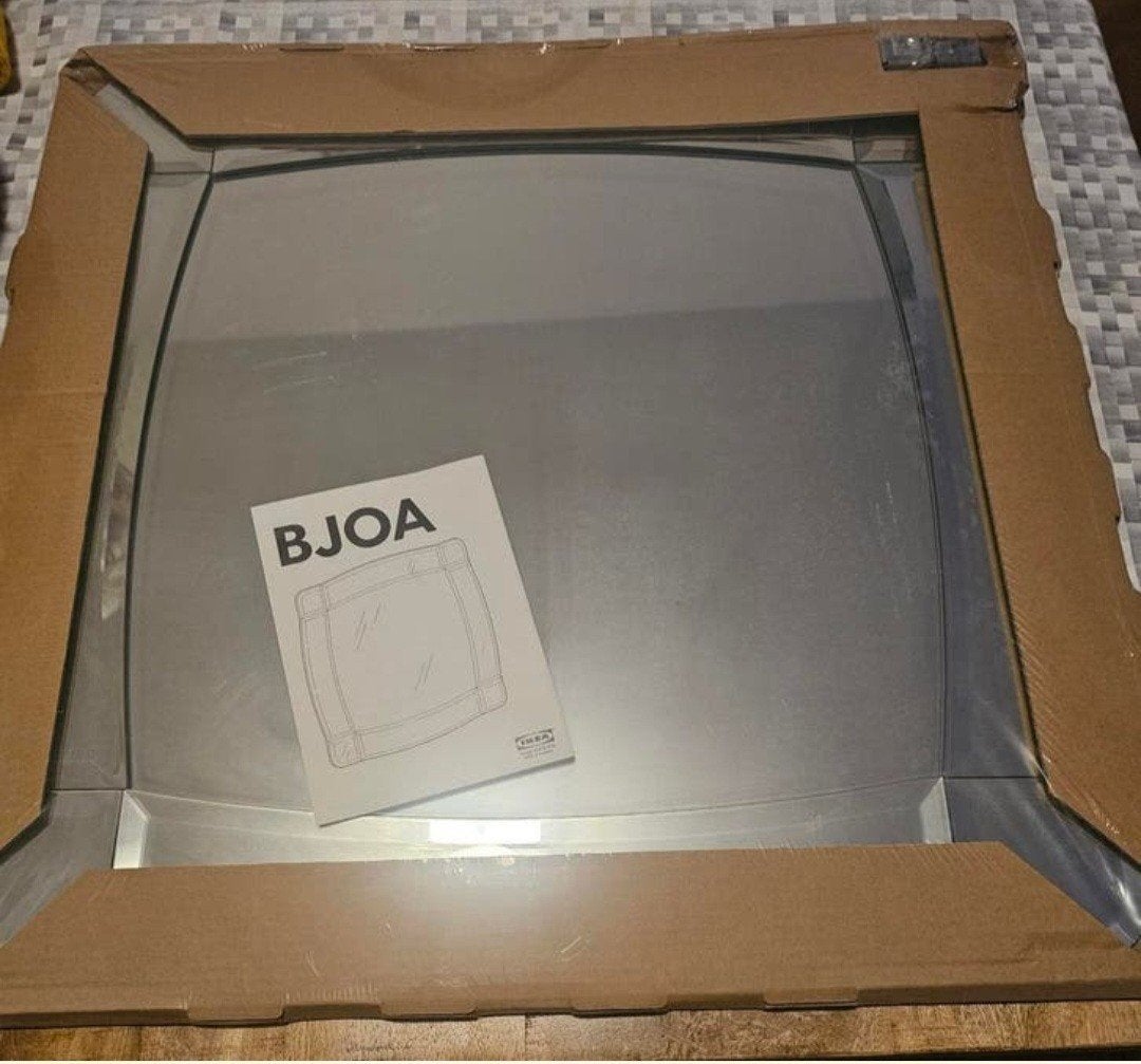 Nieuwe design spiegel Bjoa 66x66 cm - Ikea, Vierkant, Nieuw, Ophalen of Verzenden, Minder dan 100 cm