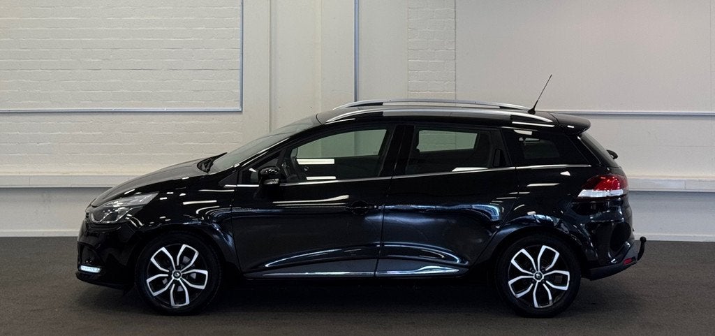 Renault Clio Estate 0.9 TCe Limited Trekhaak Clima Pack Comf, Voorwielaandrijving, 898 cc, Stof, Gebruikt