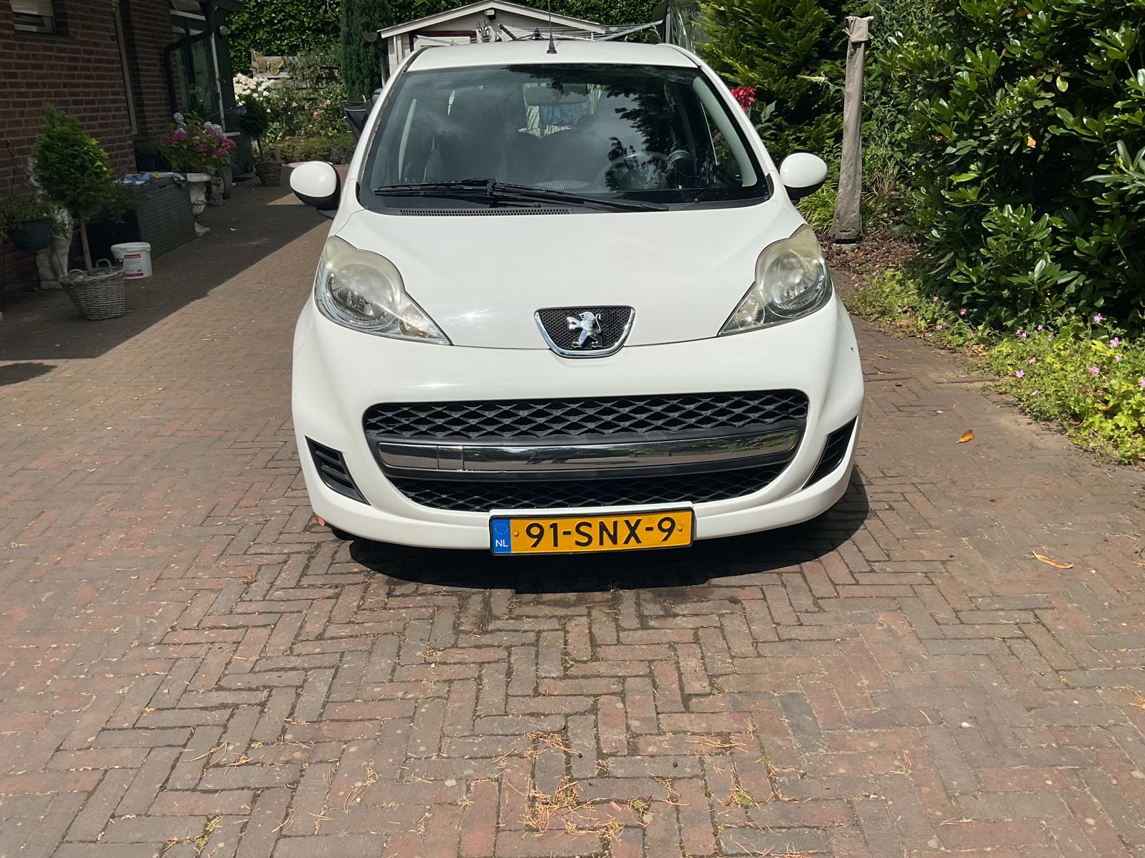 Peugeot 107 1.0 12V 5DR 2011 Wit, Voorwielaandrijving, 4 stoelen, Origineel Nederlands, Handgeschakeld