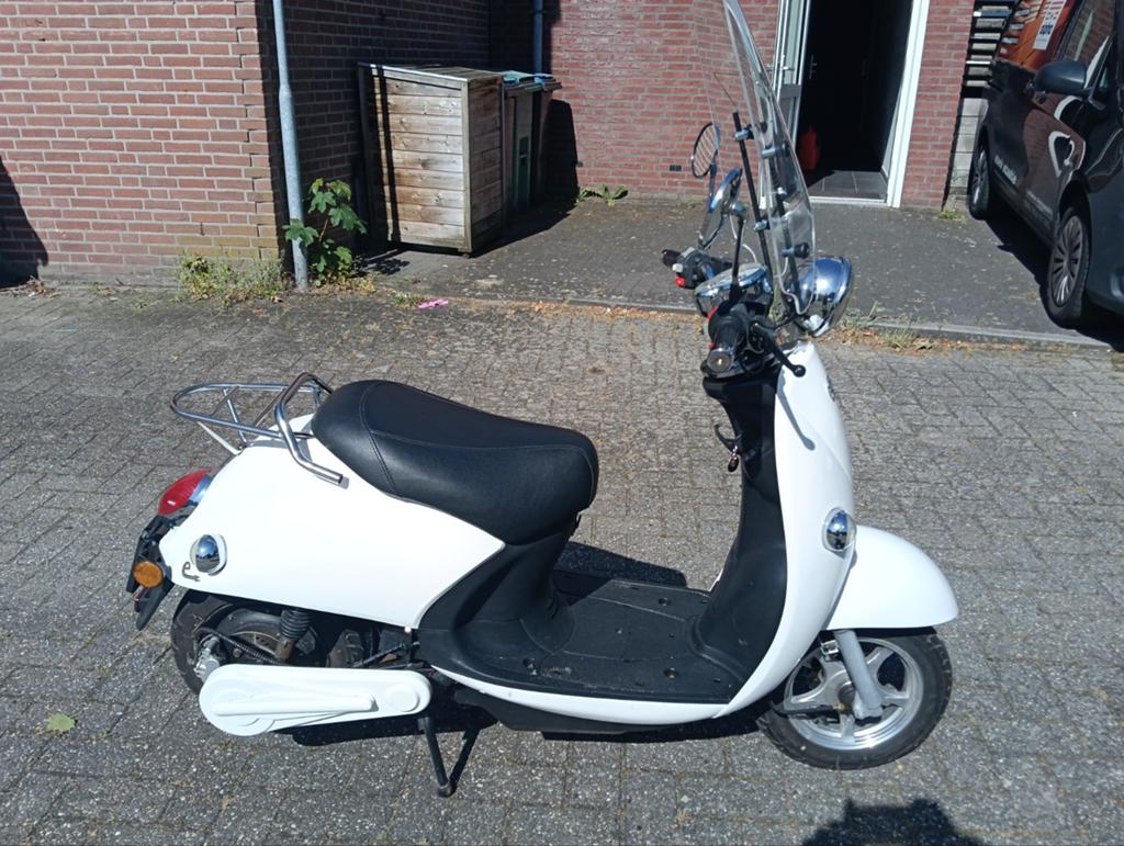 Ebretti 318 Elektrische Scooter - Wit, Ophalen, Gebruikt, Elektrisch, Maximaal 25 km/u