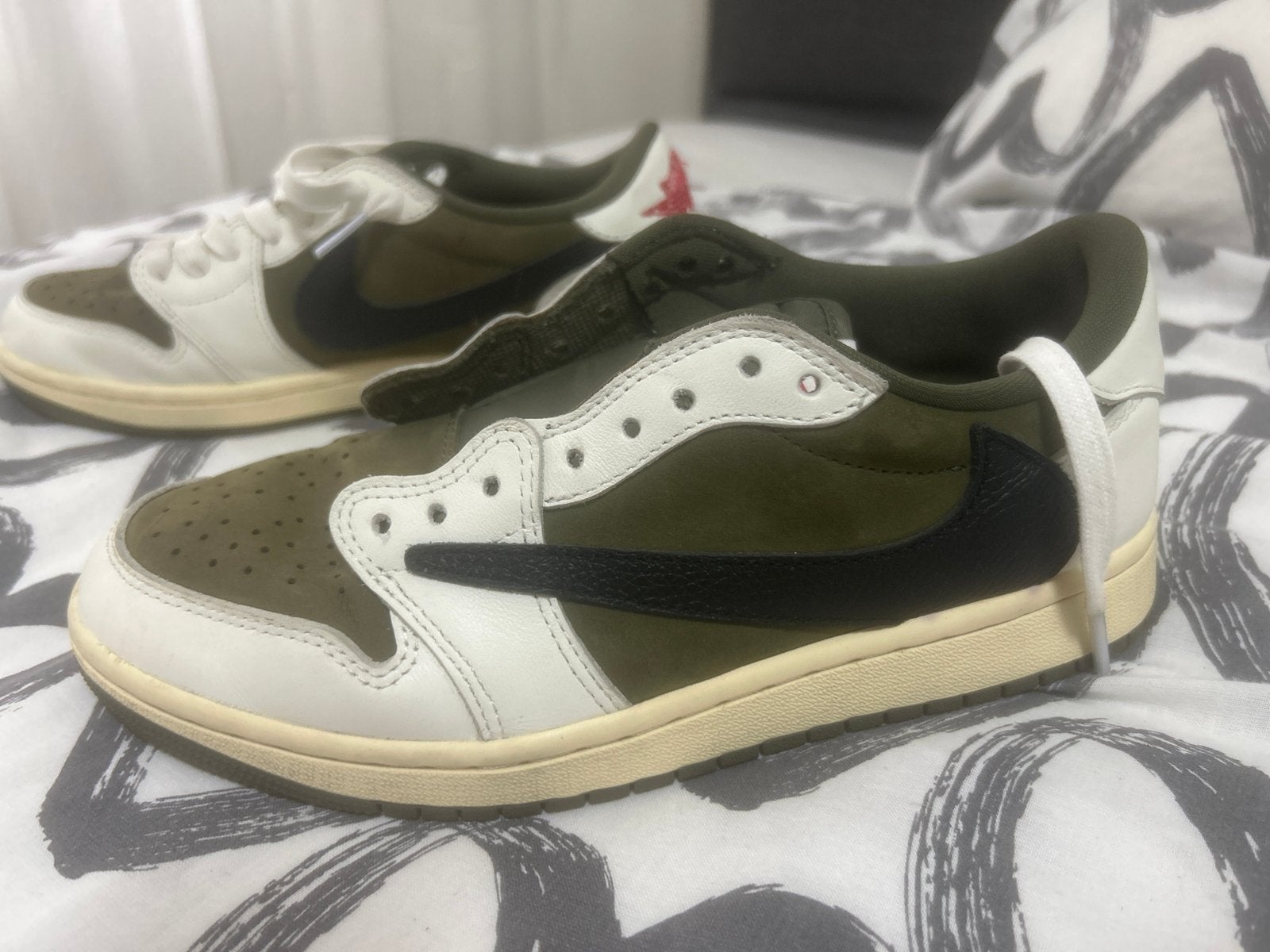 Travis Scott x Air Jordan 1 Low OG SP 'Olive' maat 39 orgi, Ophalen of Verzenden, Gedragen, Overige kleuren