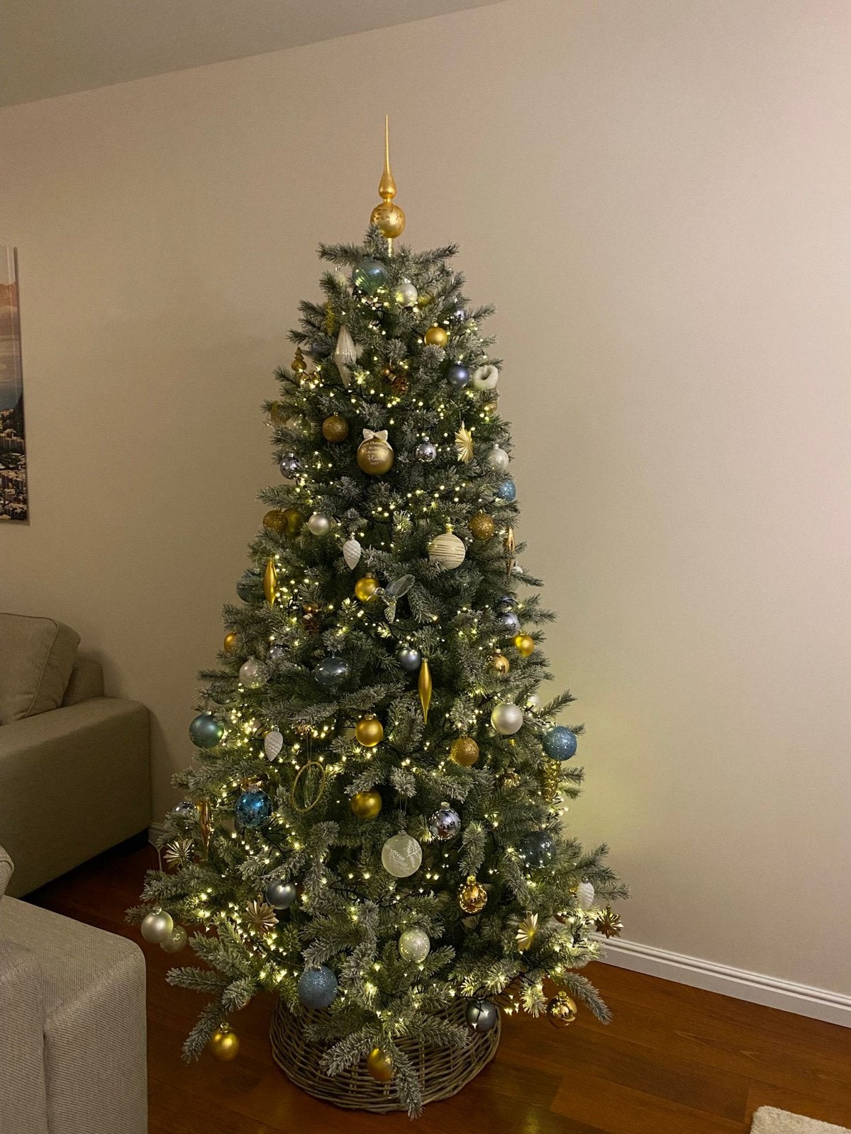 Kerstboom met mandje 2,15m - intratuin, Diversen, Ophalen, Zo goed als nieuw