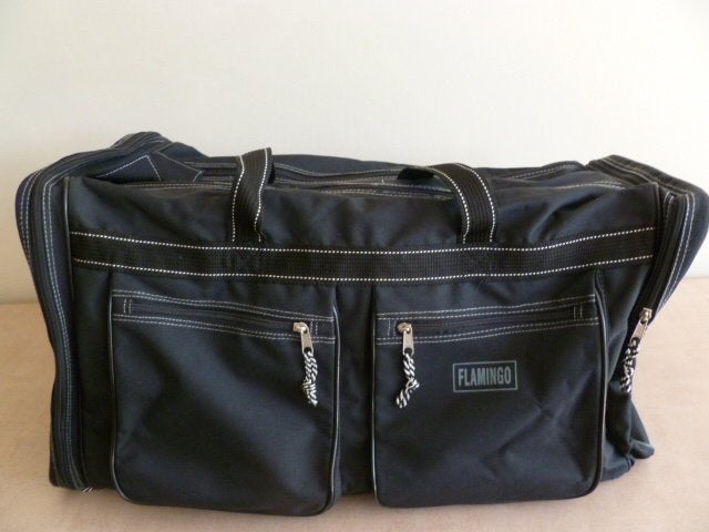 Zwarte vakantie-reis-vrije tijd-sporttas. Zgan. Veel vakken., 40 tot 60 cm, 20 tot 30 cm, Zwart, Minder dan 35 cm