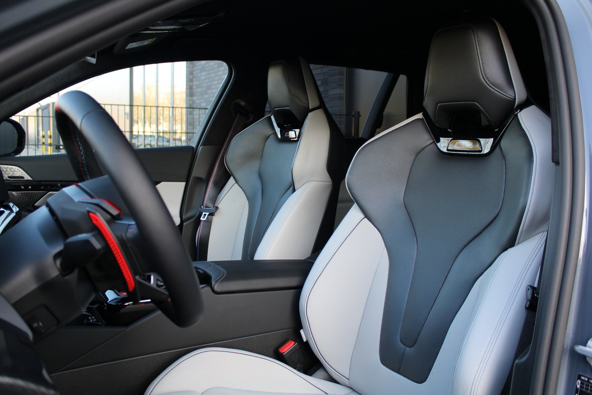 Foto 5 van BMW 5 Serie Touring M5 | KERAMISCH | BTW | M-DRIVE PROFESSIO