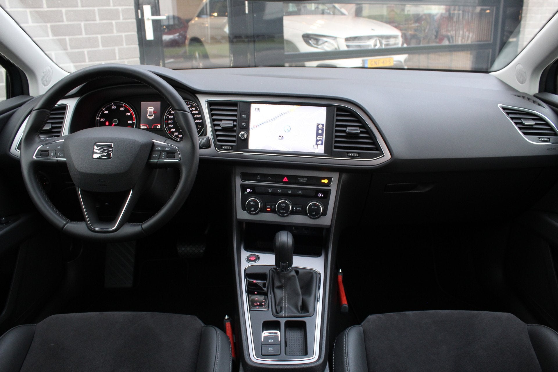 SEAT Leon 1.0 EcoTSI Style Business Intense / Carplay / Keyl, Auto's, Dealer onderhouden, Parkeersensor, Met garantie (alle), Leon