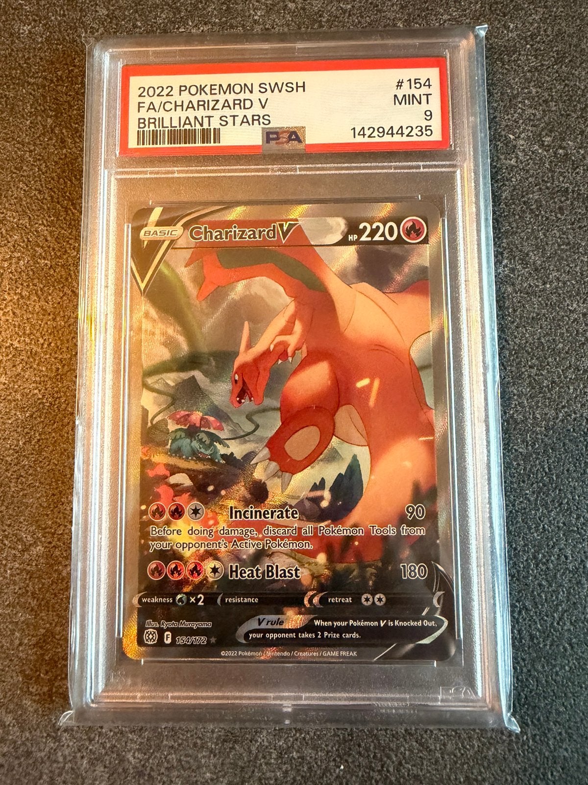 Charizard V 154/172 Pokémon Brilliant Stars Graded PSA 9, Ophalen of Verzenden, Zo goed als nieuw