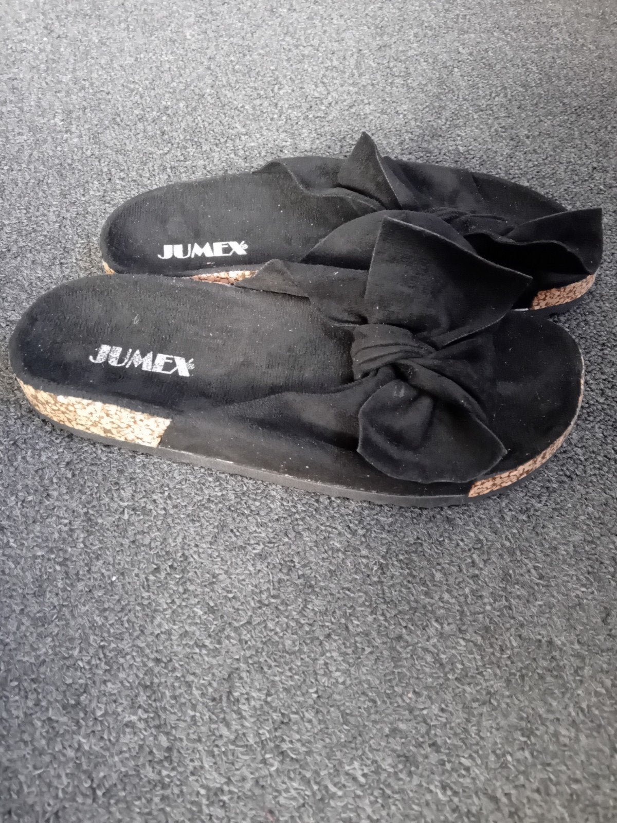 Nieuwe zwarte slippers met strik - Maat 37, Slippers, Zwart, Nieuw, Ophalen of Verzenden