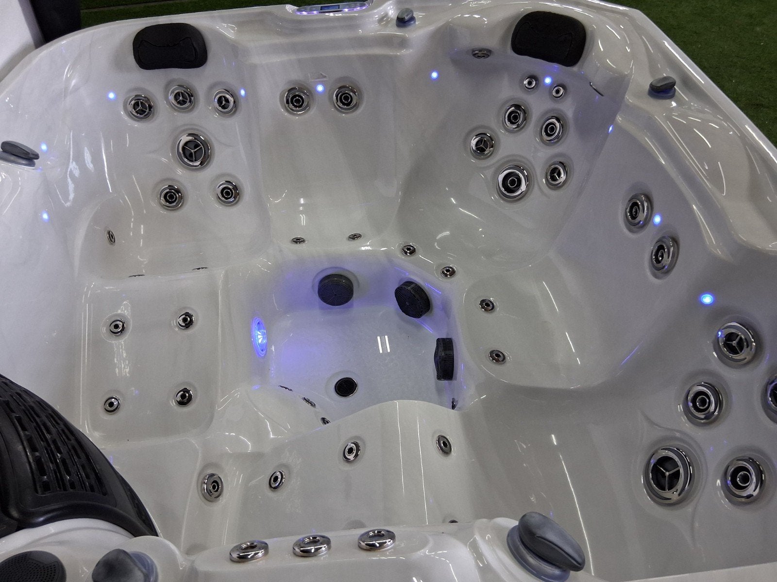 Balboa luxe jacuzzi 2 ligplaatsen spa + bezorging&garantie, Ophalen of Verzenden, Zo goed als nieuw