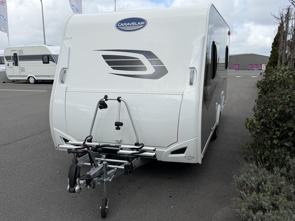 Caravelair Antares Titanium 455 verkocht, Dwarsbed, Standaardzit, Schokbreker, Bedrijf