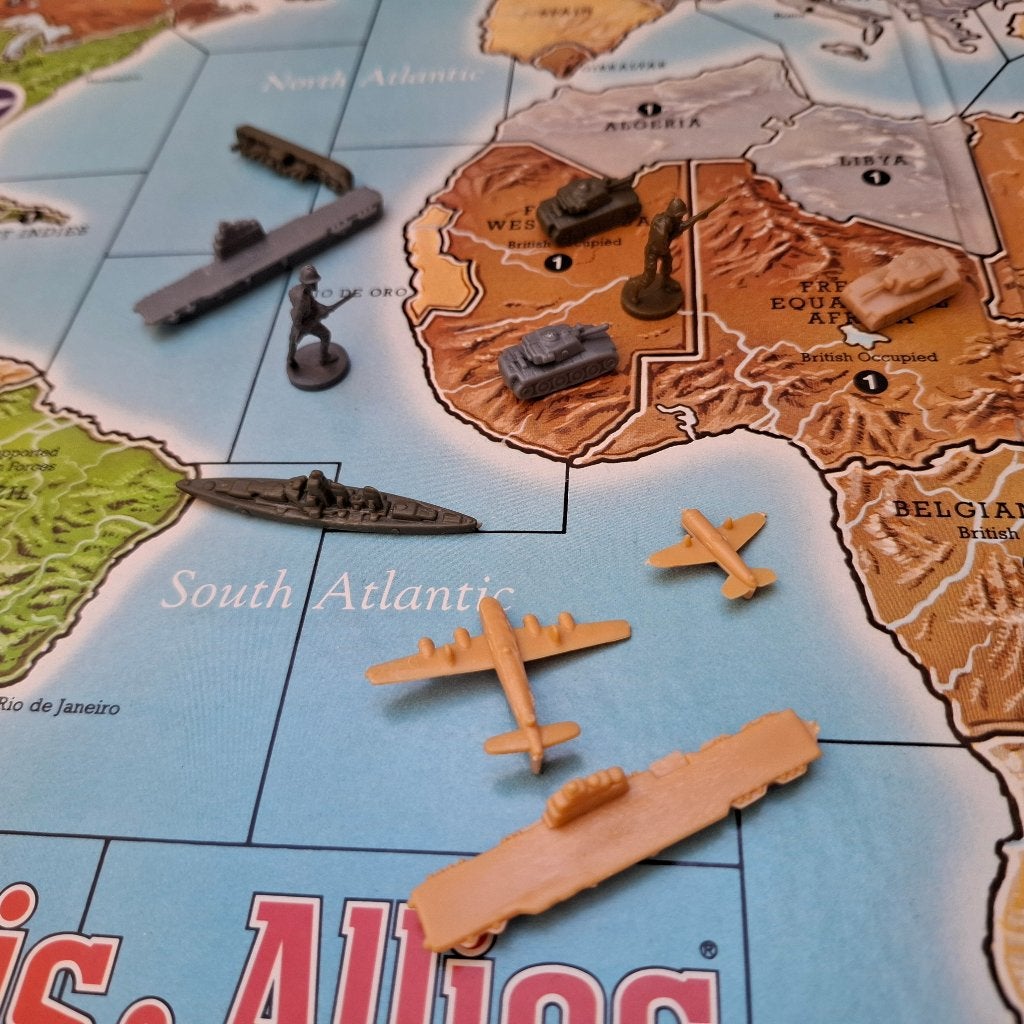 Axis en allies  (vervolg op Riks), Hobby en Vrije tijd, Vijf spelers of meer, Ophalen, Zo goed als nieuw, MB